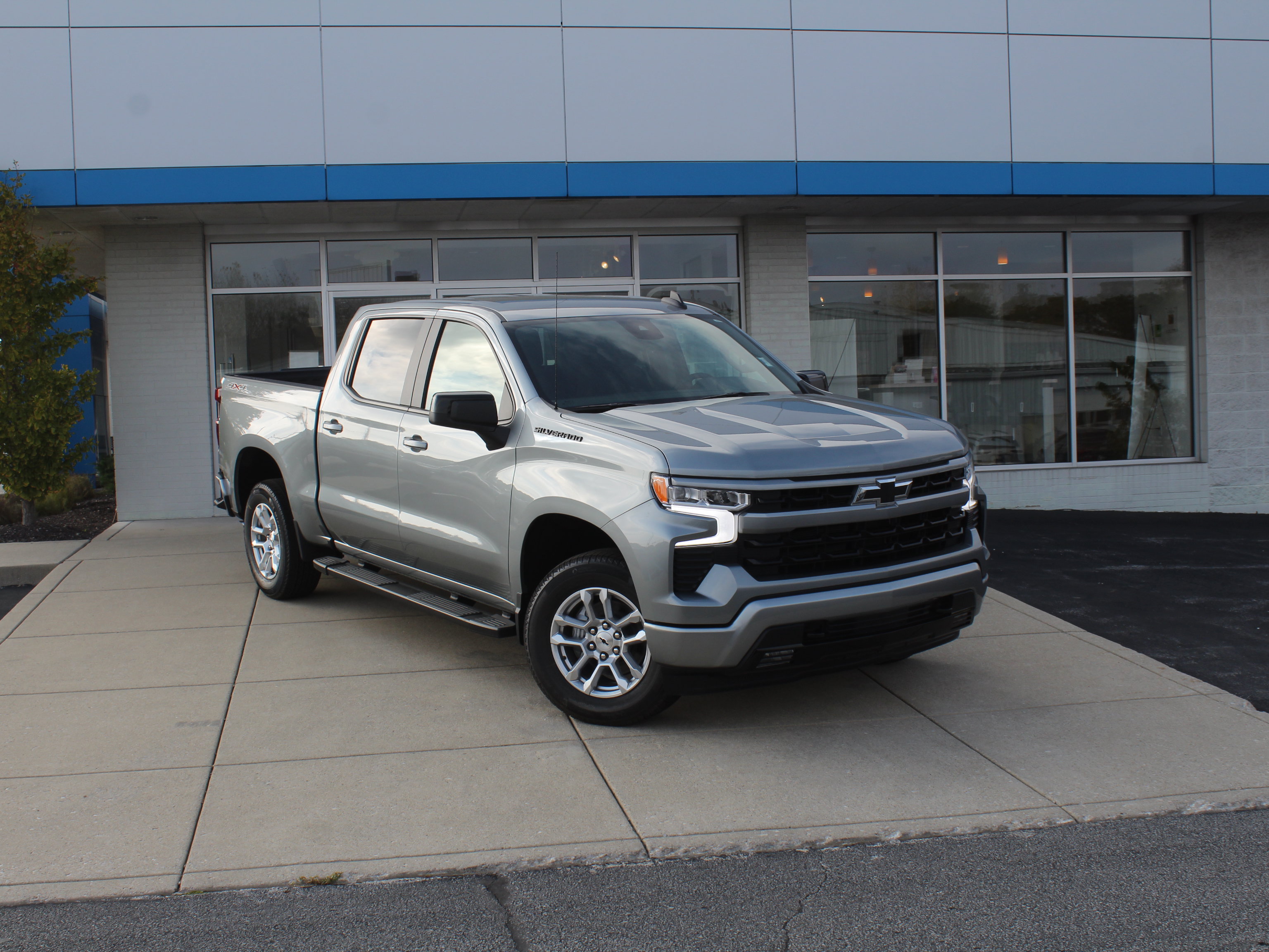 New 2026 Chevrolet Silverado 1500 RST w/ LPO, Dark Essentials Package AWD/4WD image 4