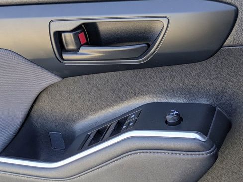 Used 2023 Toyota Highlander L image 24