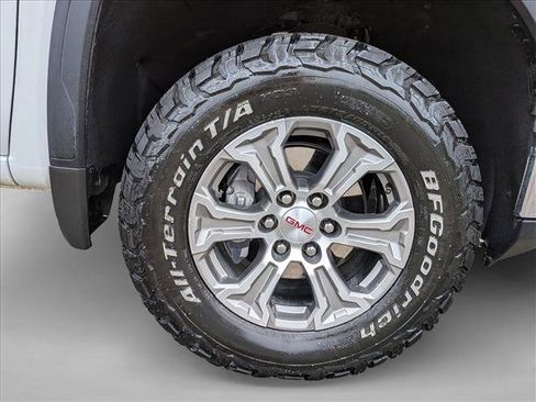Used 2025 GMC Sierra 1500 SLE AWD/4WD image 23
