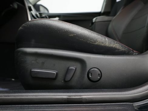Used 2017 Toyota Camry SE FWD image 13