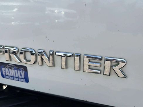 Used 2018 Nissan Frontier SV RWD image 20