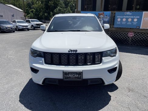 Used 2019 Jeep Grand Cherokee Altitude AWD/4WD image 2