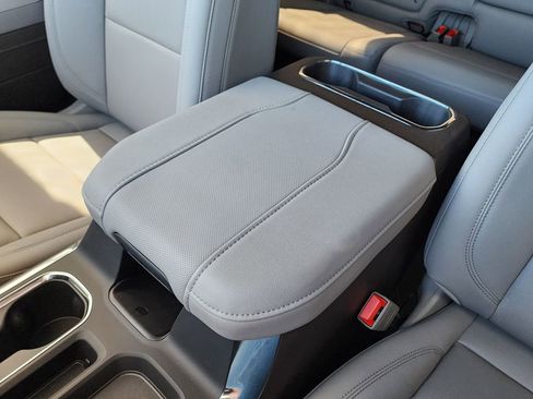 New 2026 GMC Sierra 1500 SLT image 31