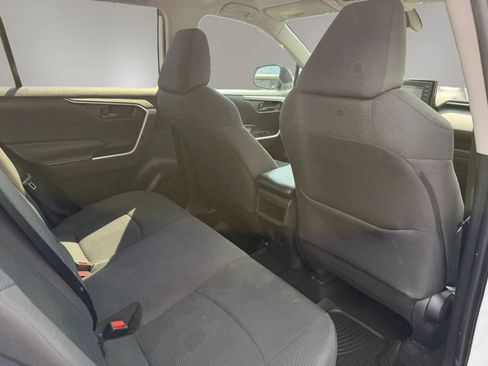 Used 2019 Toyota RAV4 LE AWD/4WD image 36