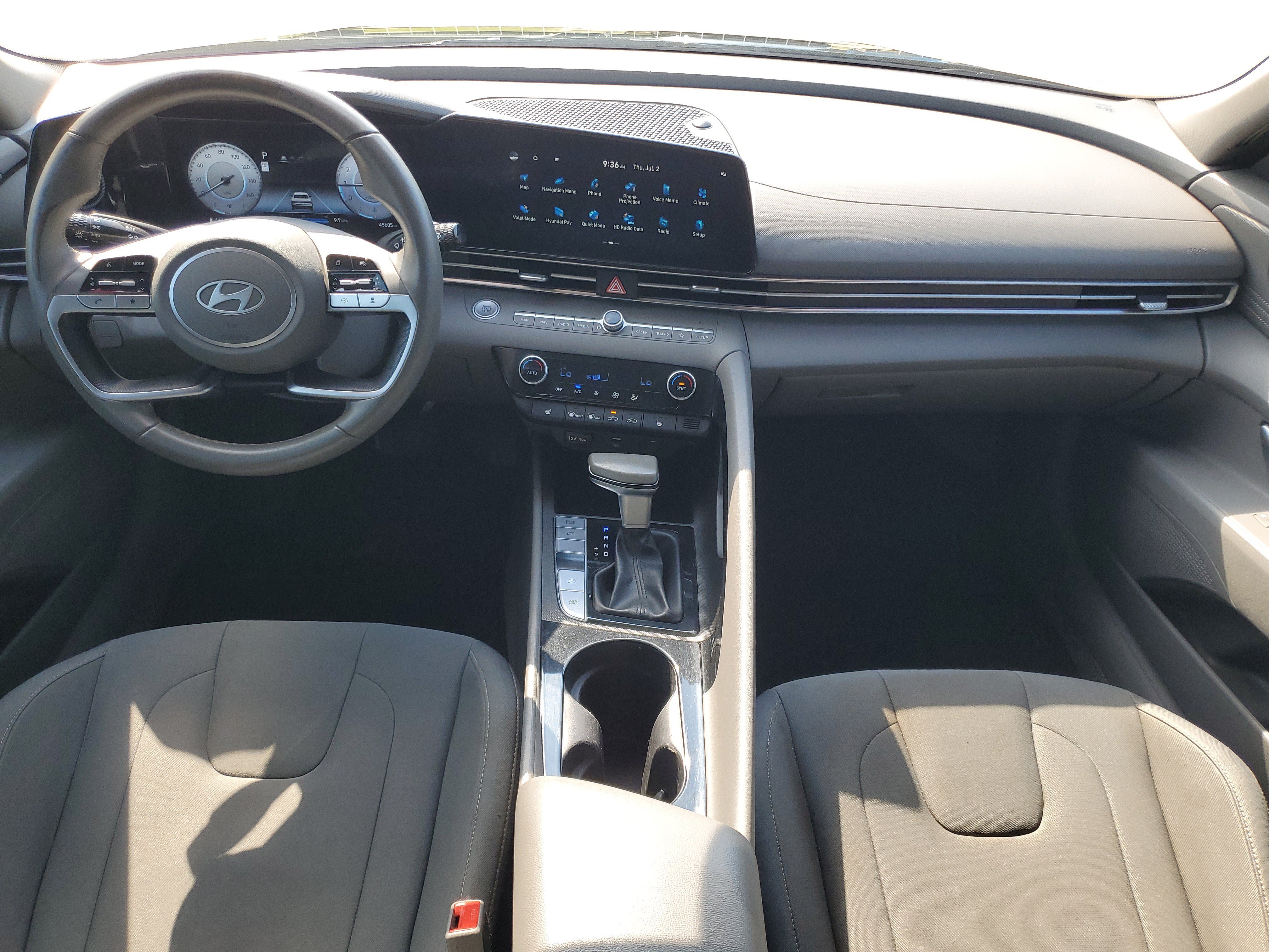 Used 2025 Hyundai Elantra SEL FWD image 30