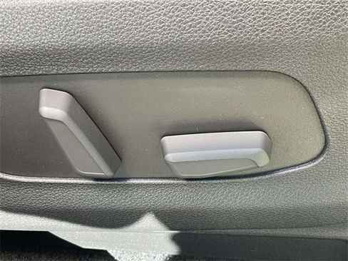 New 2026 Kia Carnival EX image 15