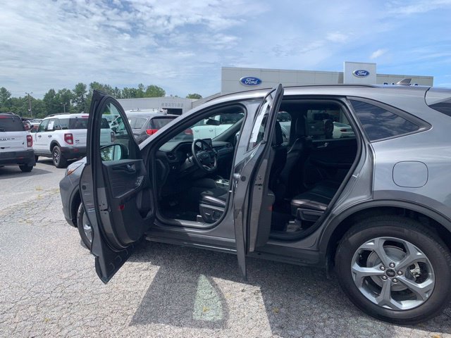 Used 2025 Ford Escape ST-Line AWD/4WD image 17