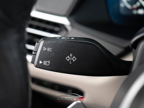 Used 2021 BMW X7 xDrive40i w/ M Sport Package image 32