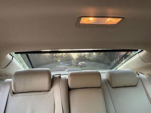Used 2010 Toyota Avalon Limited FWD image 18