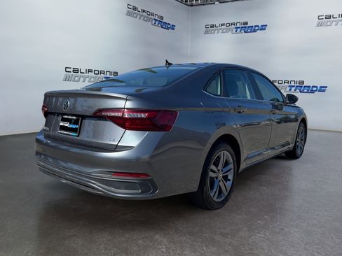 Used 2024 Volkswagen Jetta SE FWD image 5