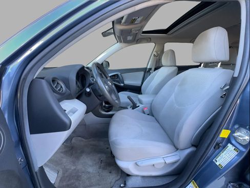 Used 2012 Toyota RAV4 FWD w/ Upgrade Value Pkg image 16