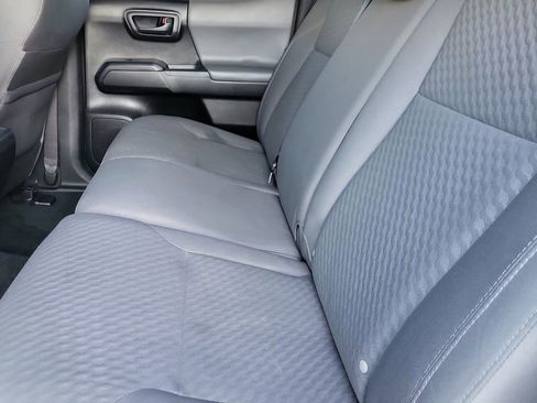 Used 2022 Toyota Tacoma SR AWD/4WD image 13
