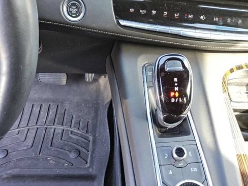 Used 2023 Cadillac Escalade Premium Luxury AWD/4WD image 5