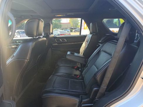 Used 2016 Ford Explorer Platinum AWD/4WD image 10