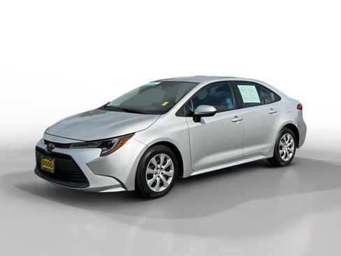 Used 2023 Toyota Corolla LE FWD image 1