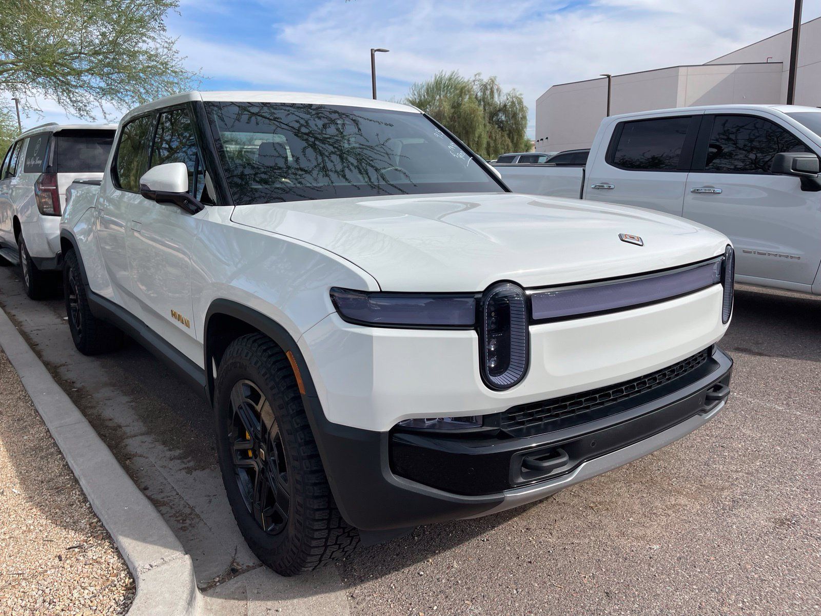 Used 2022 Rivian R1T Launch Edition AWD/4WD image 3