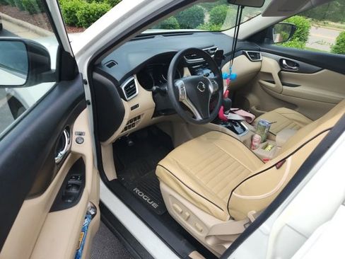 Used 2016 Nissan Rogue SV AWD/4WD image 10