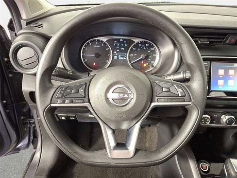 Used 2022 Nissan Kicks S image 24