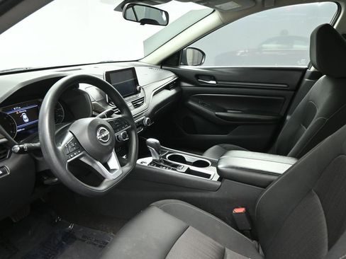 Used 2024 Nissan Altima 2.5 SV image 8