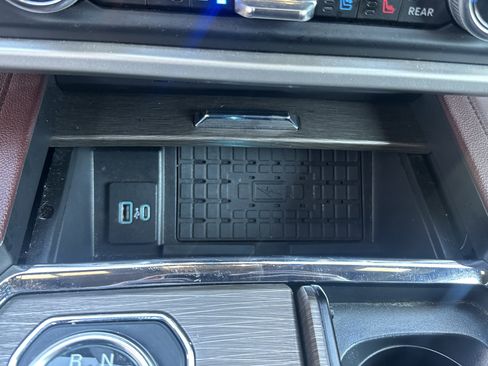 Used 2024 Ford Expedition Max Limited image 19