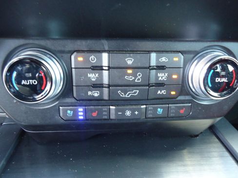 Used 2019 Ford F150 Lariat w/ Equipment Group 502A Luxury image 19