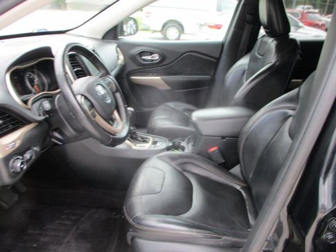 Used 2018 Jeep Cherokee Limited image 14