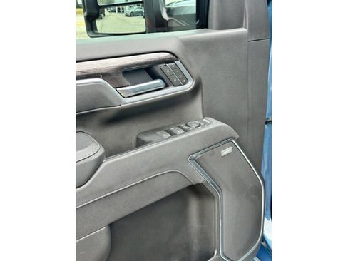 Used 2025 Chevrolet Silverado 3500 LTZ w/ LTZ Plus Package image 9