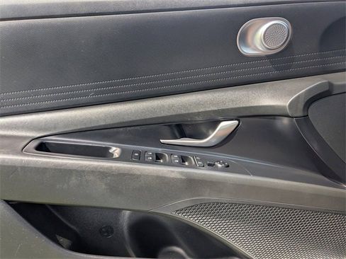 Used 2024 Hyundai Elantra SEL image 23