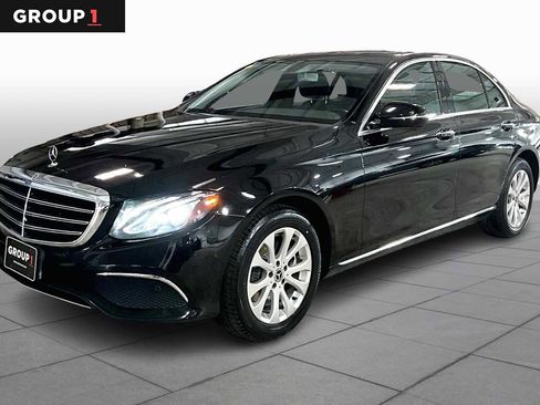Used 2018 Mercedes-Benz E 300 4MATIC image 1