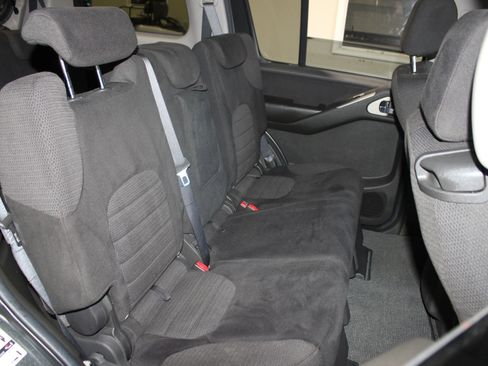 Used 2005 Nissan Pathfinder SE image 26