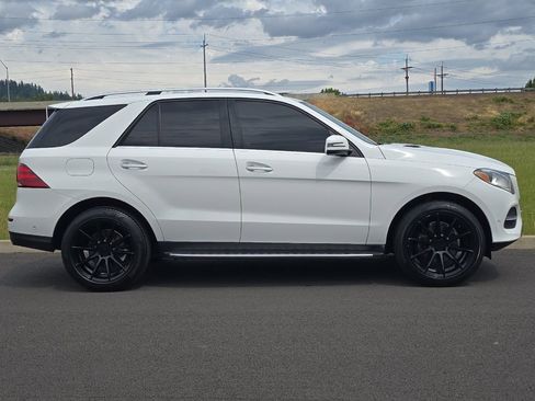 Used 2017 Mercedes-Benz GLE 350 4MATIC image 2