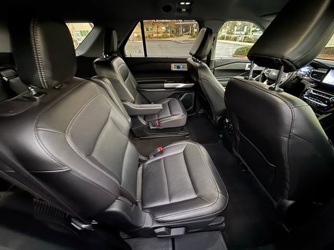 Used 2022 Ford Explorer Limited AWD/4WD image 14