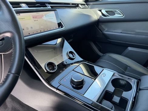 Used 2018 Land Rover Range Rover Velar S AWD/4WD image 20
