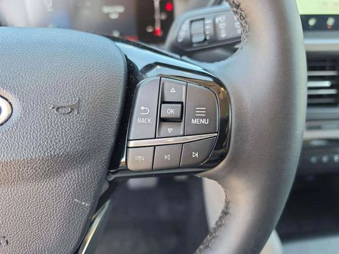 Used 2025 Ford Escape SE FWD image 19