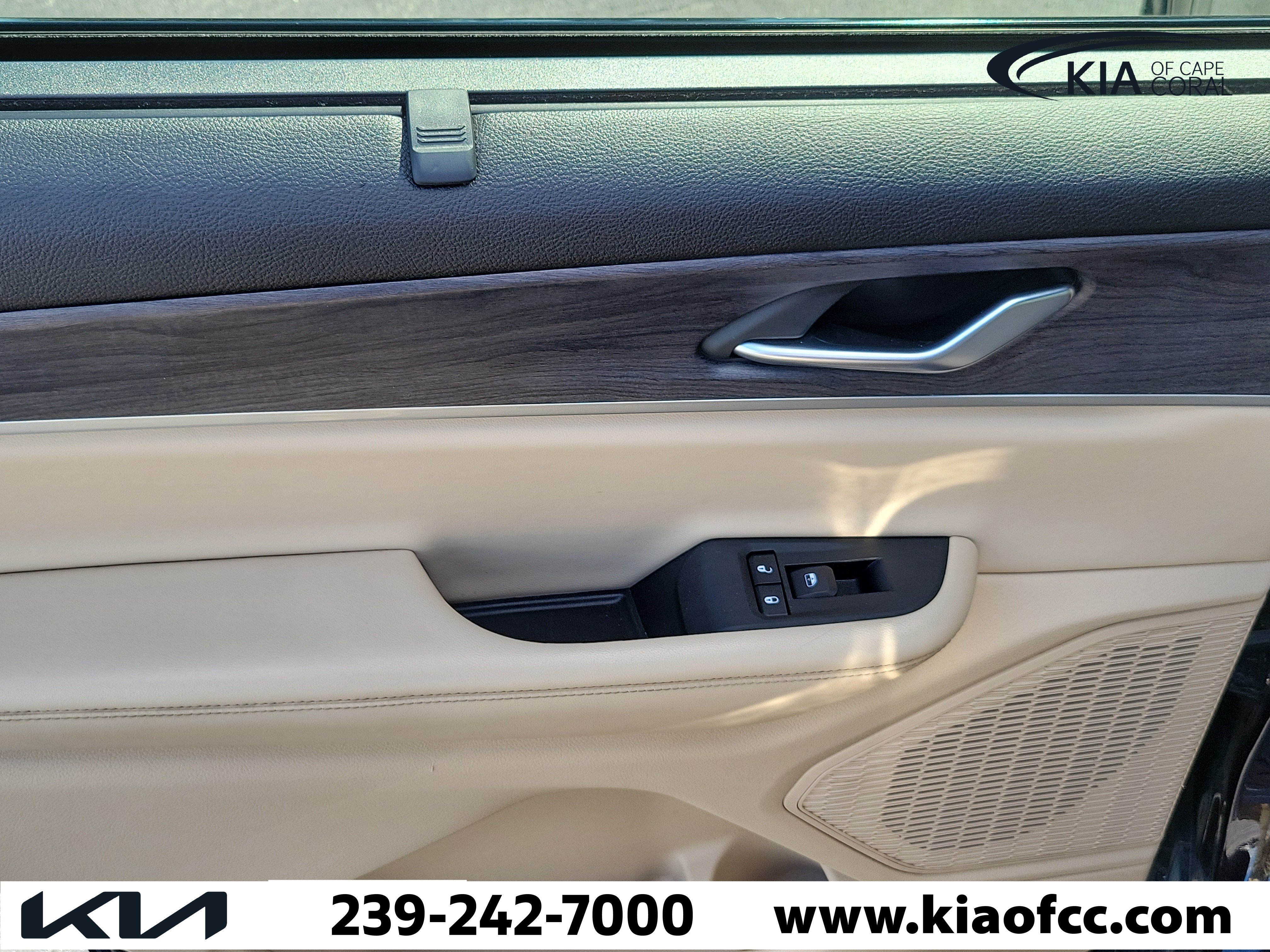 Used 2023 Jeep Grand Cherokee L Limited w/ Luxury Tech Group II AWD/4WD image 17
