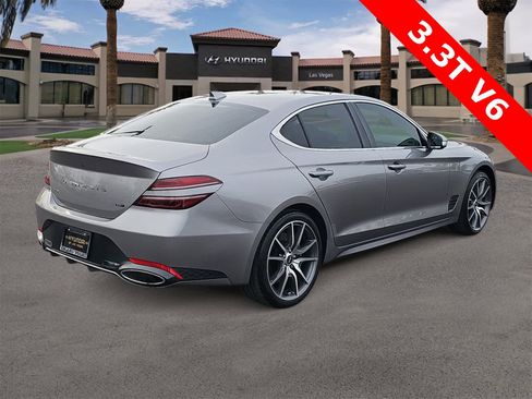 Used 2022 Genesis G70 3.3T image 8