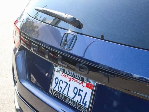 Used 2023 Honda Pilot Sport image 9