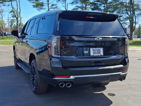 New 2026 Chevrolet Suburban Premier AWD/4WD image 9