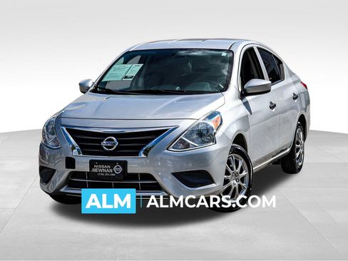 Used 2017 Nissan Versa S Plus image 1
