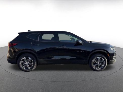 Used 2025 Chevrolet Blazer LT FWD image 16