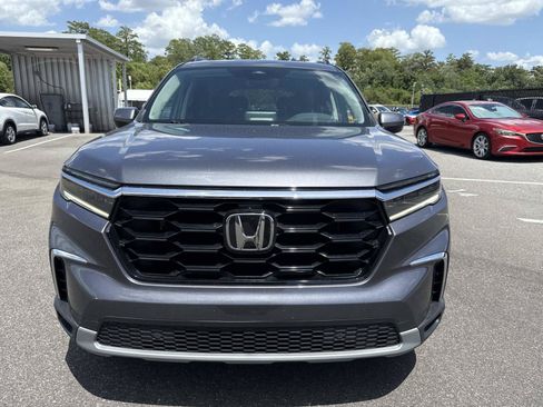 Certified 2025 Honda Pilot Touring image 9