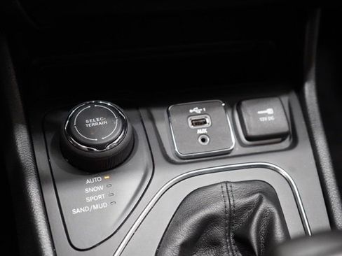 Used 2022 Jeep Cherokee Latitude Lux image 28