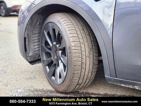 Used 2023 Tesla Model Y Long Range image 23