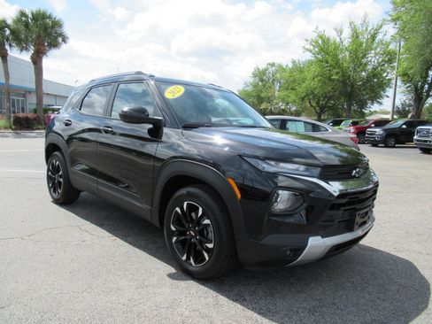 Used 2023 Chevrolet TrailBlazer LT w/ Convenience Package FWD image 4