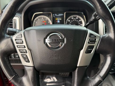 Used 2018 Nissan Titan SV w/ SV Convenience Package image 30
