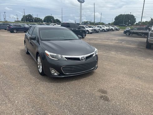 Used 2013 Toyota Avalon Limited FWD image 2