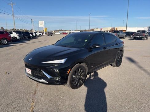 Used 2025 Buick Envista Sport Touring w/ Convenience I Package image 2