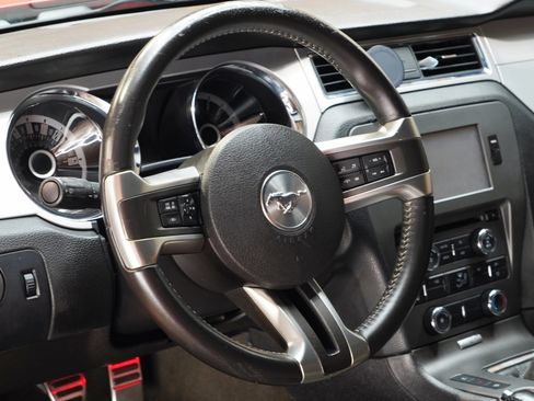 Used 2013 Ford Mustang GT Premium RWD image 27
