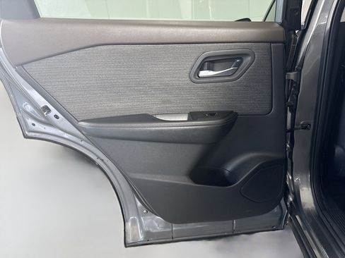 Used 2022 Nissan Rogue SV FWD image 26