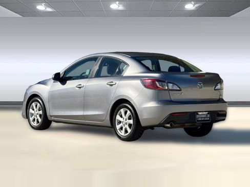 Used 2010 MAZDA MAZDA3 i Touring image 3
